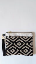 Load image into Gallery viewer, Clara Wristlet

