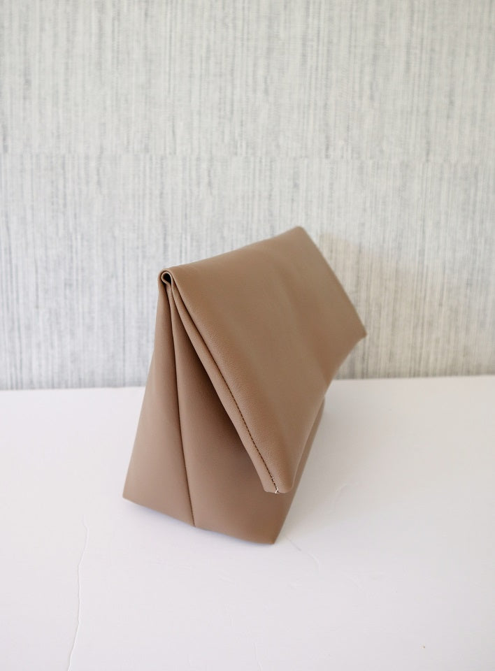 Cecile Clutch- Oatmeal