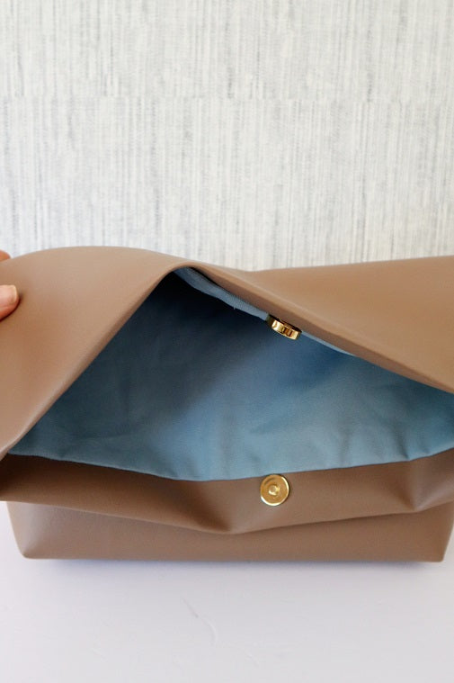 Cecile Clutch- Oatmeal