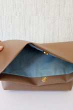 Load image into Gallery viewer, Cecile Clutch- Oatmeal
