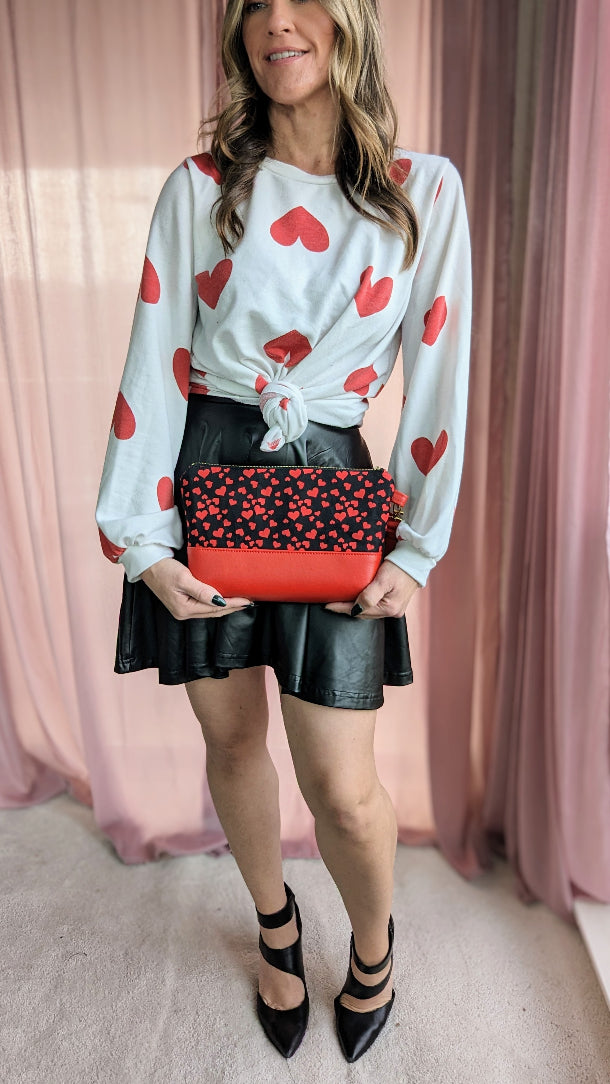 Cali Clutch- Blk/Red Hearts