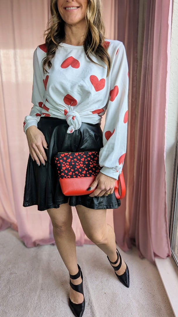 Cali Clutch- Blk/Red Hearts